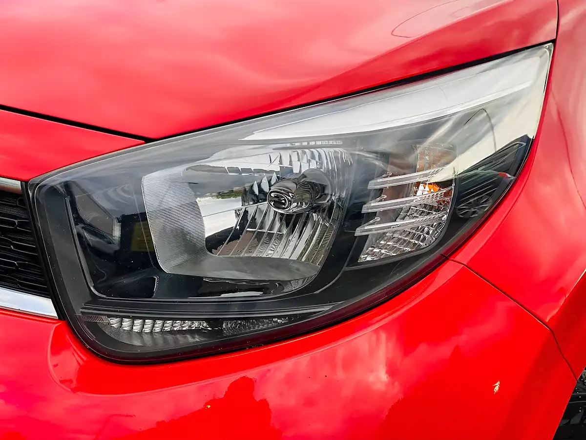 Used 2018 Kia Picanto 2 Red - Interior and Exterior details 13