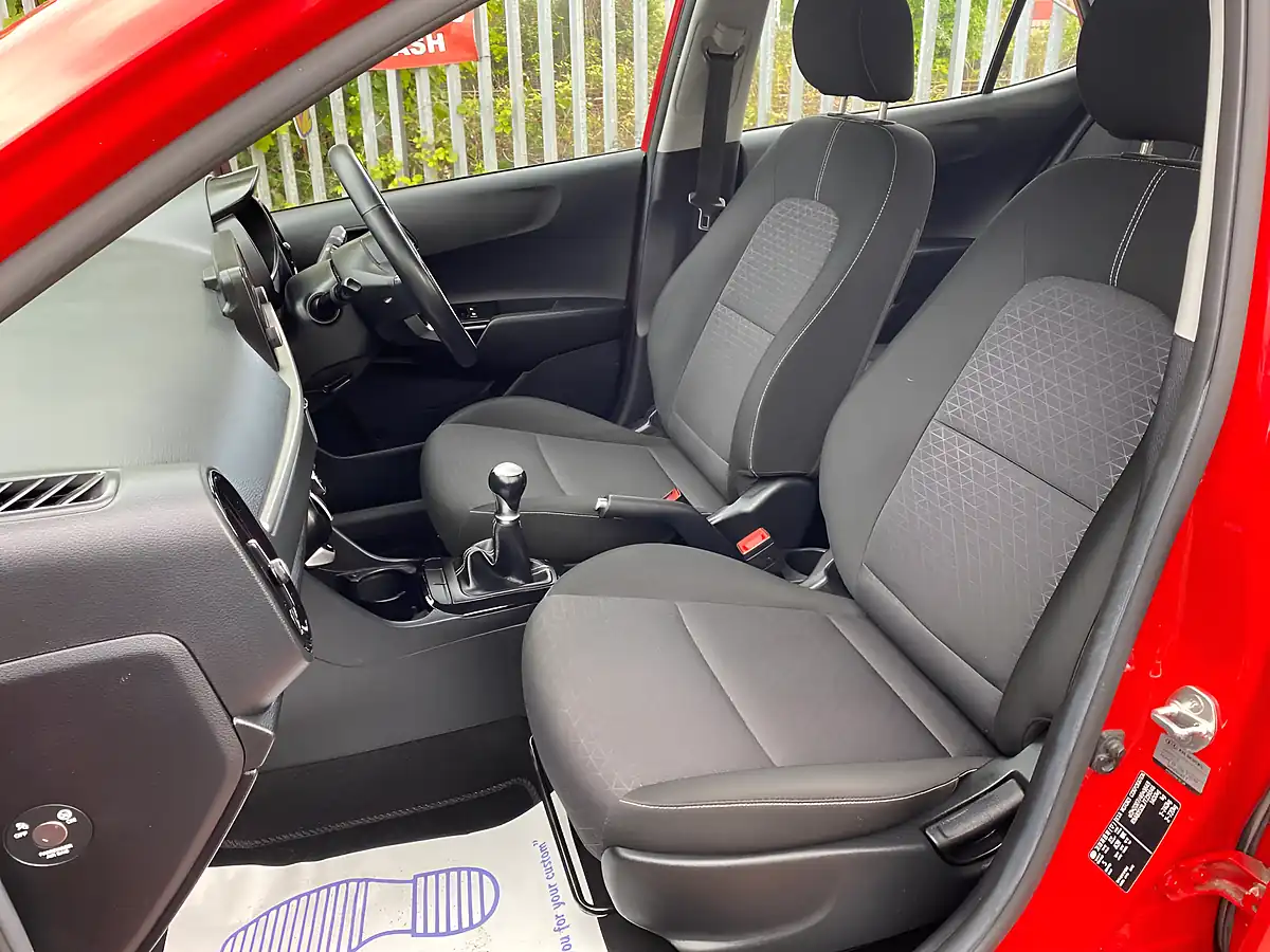 Used 2018 Kia Picanto 2 Red - Interior and Exterior details 14