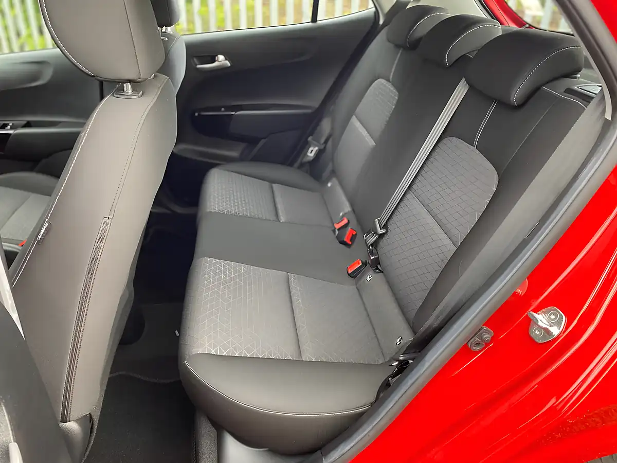 Used 2018 Kia Picanto 2 Red - Interior and Exterior details 15