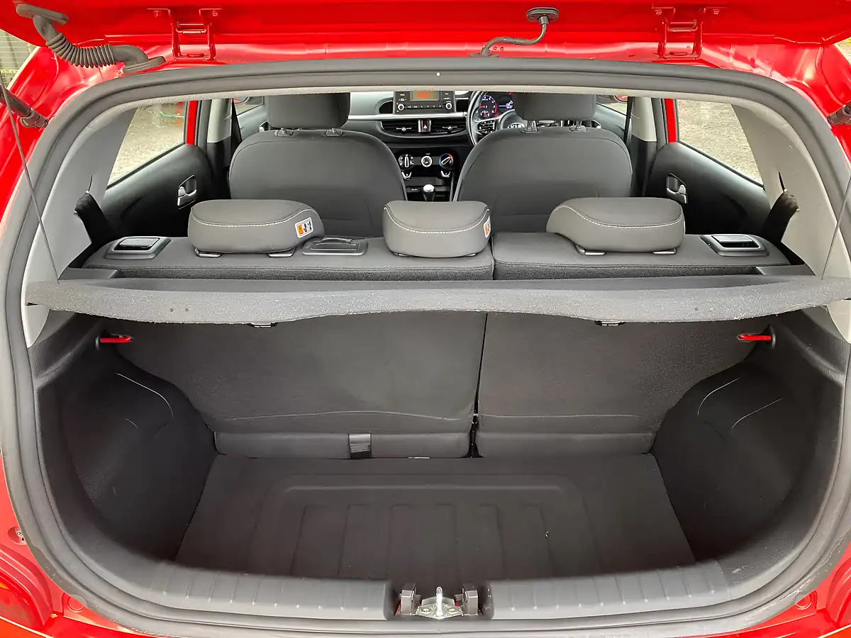 Used 2018 Kia Picanto 2 Red - Interior and Exterior details 17