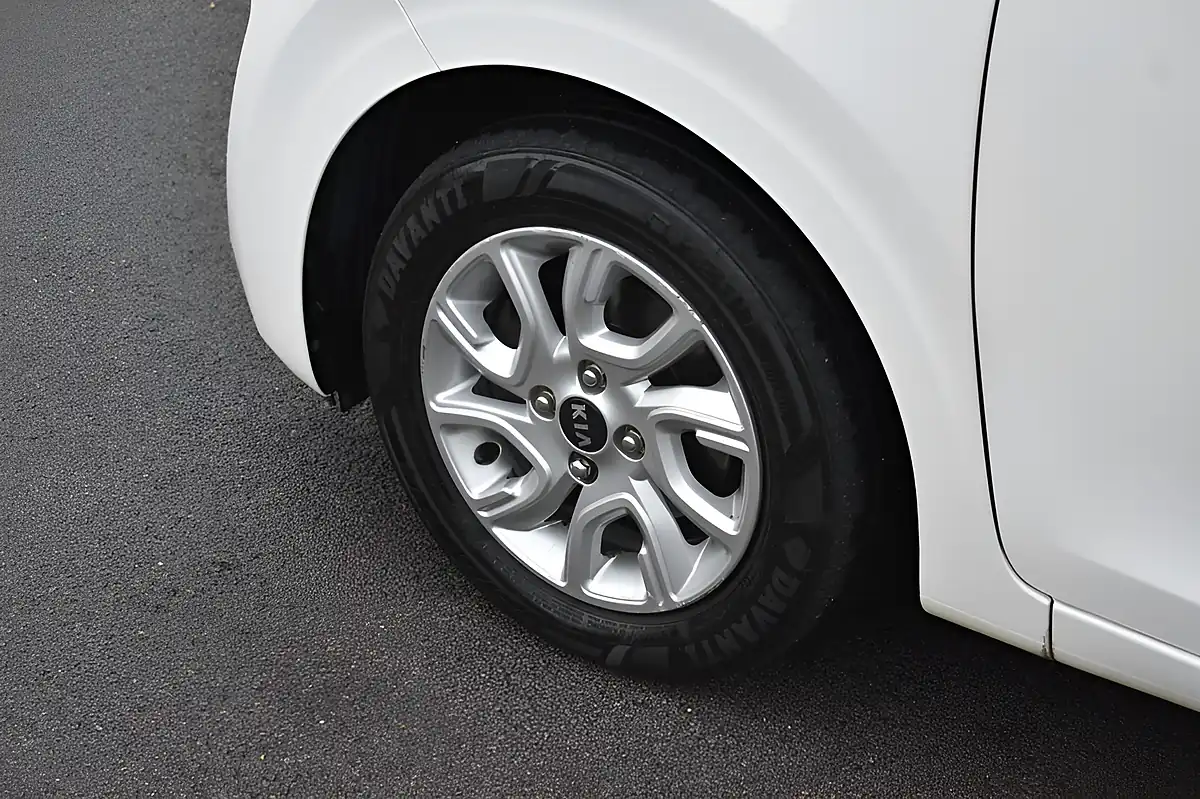 Used 2018 Kia Picanto 2 White - Interior and Exterior details 10