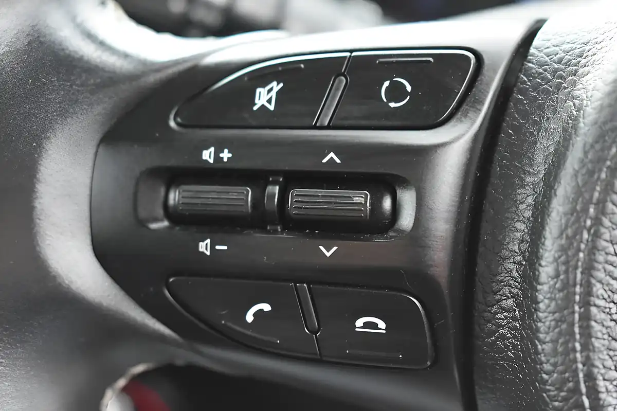 Used 2018 Kia Picanto 2 White - Interior and Exterior details 13