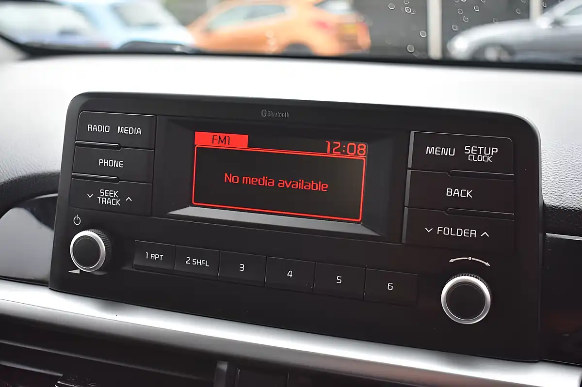 Used 2018 Kia Picanto 2 White - Interior and Exterior details 16