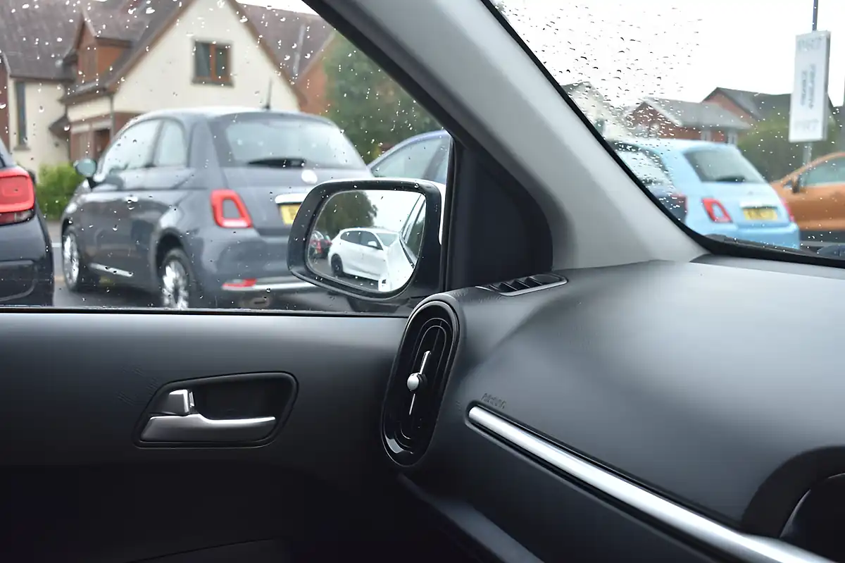 Used 2018 Kia Picanto 2 White - Interior and Exterior details 17