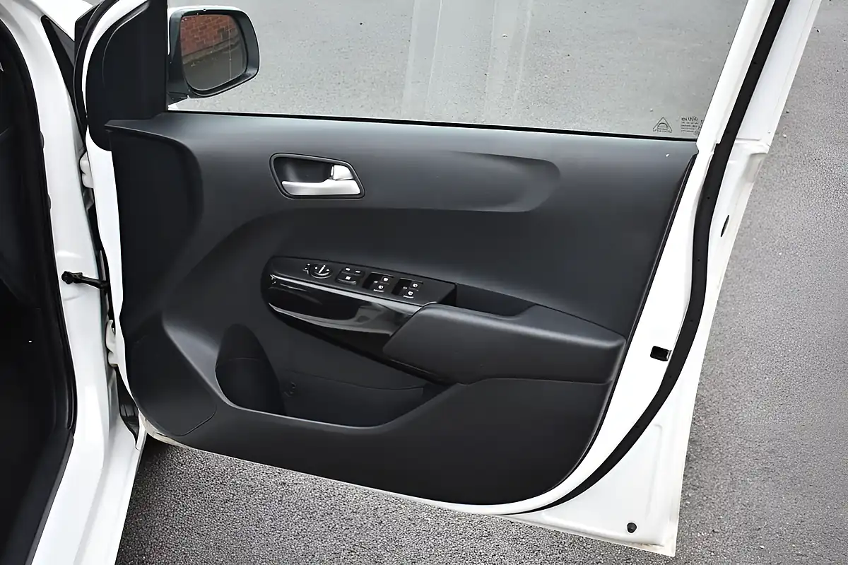 Used 2018 Kia Picanto 2 White - Interior and Exterior details 7