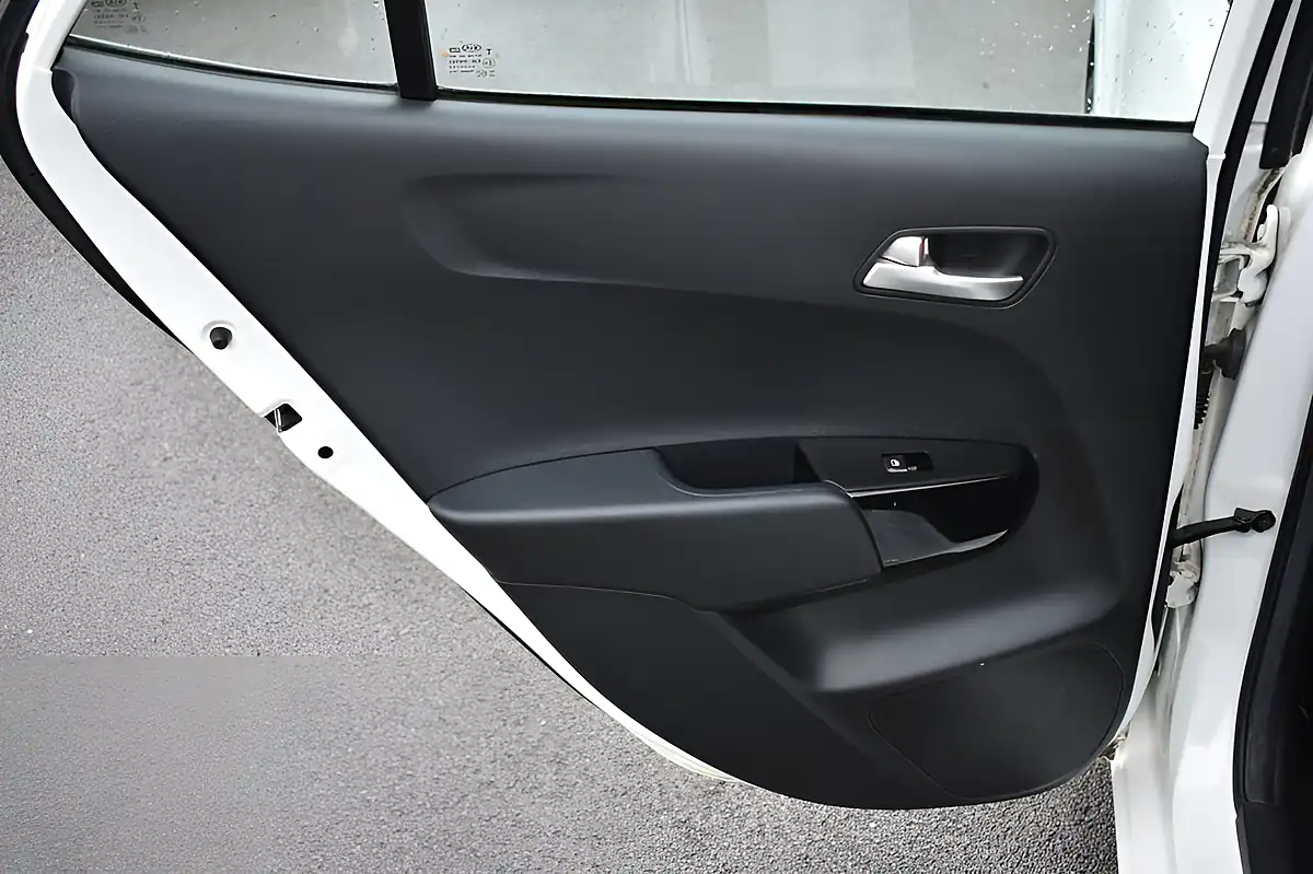 Used 2018 Kia Picanto 2 White - Interior and Exterior details 9