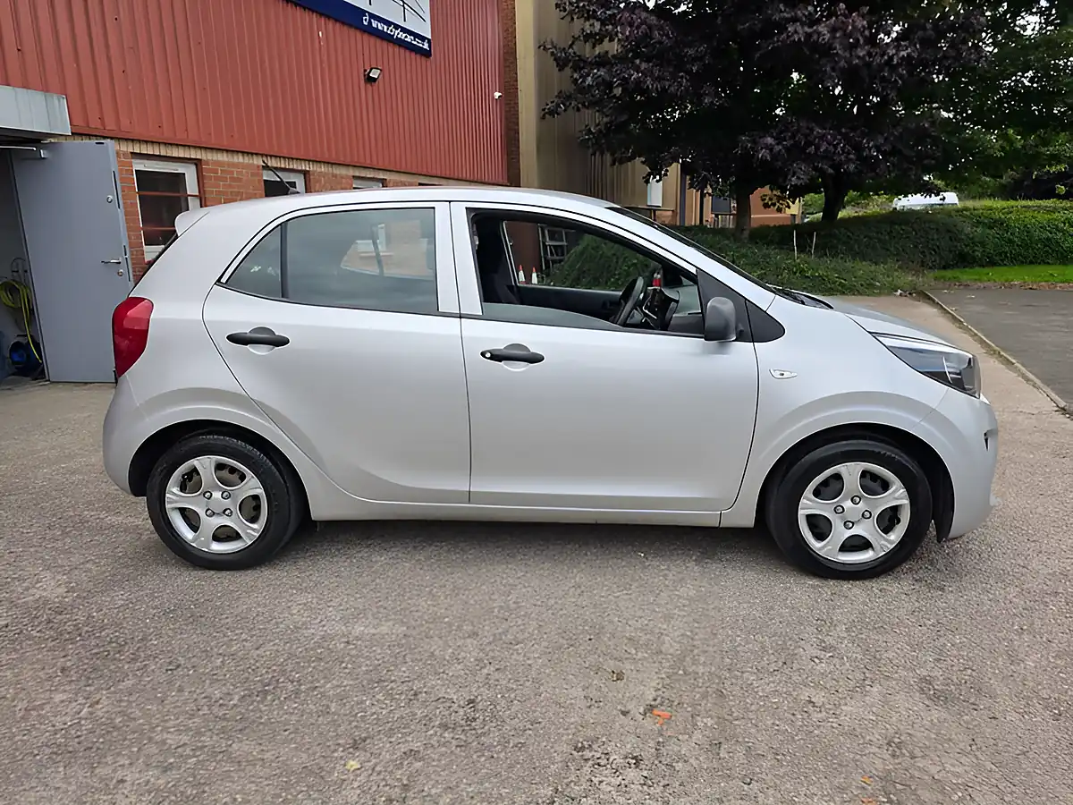 Used 2018 Kia Picanto Picanto 1 Silver - Interior and Exterior details 4