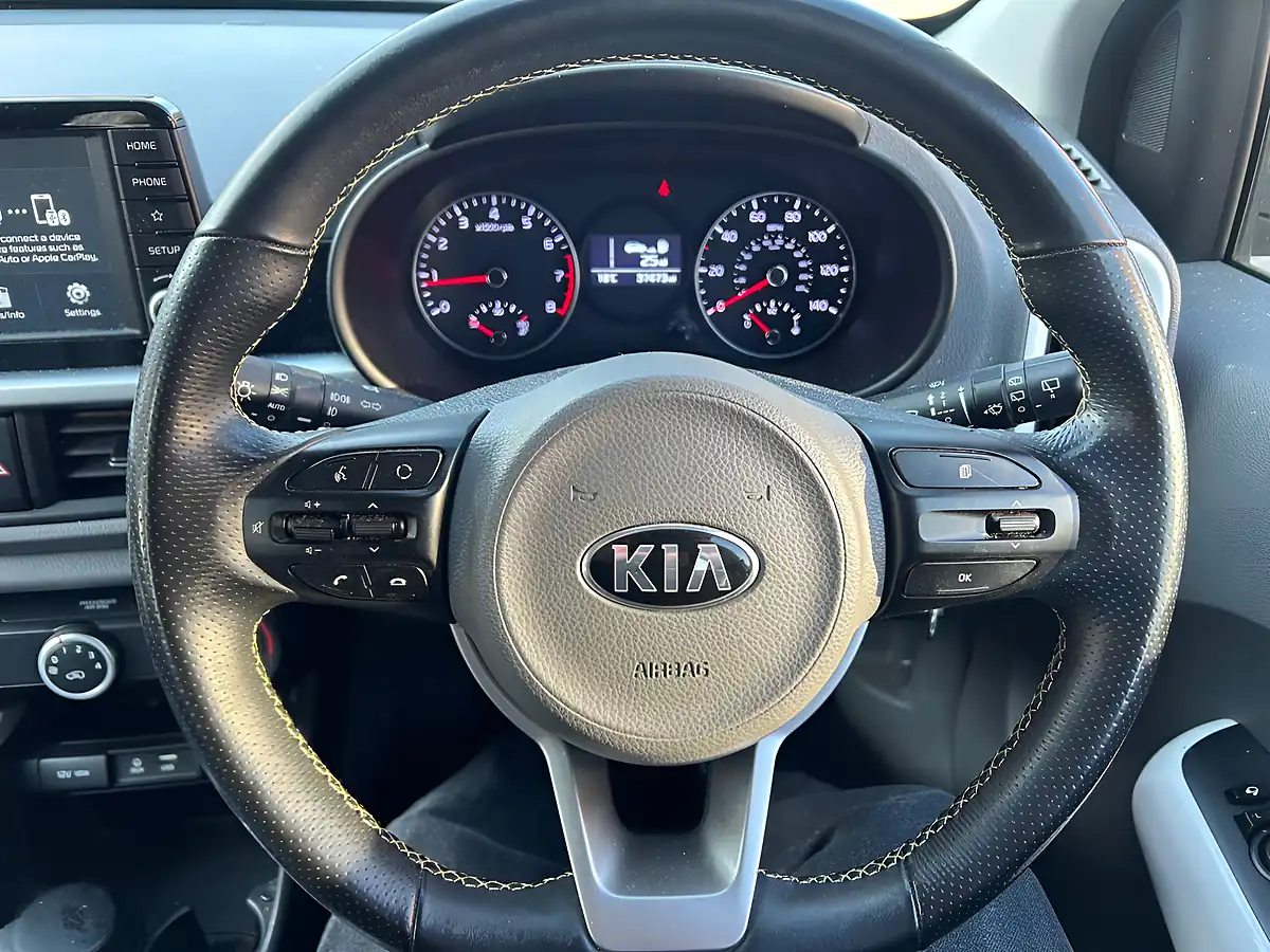 Used 2018 Kia Picanto X-Line Green - Interior and Exterior details 11