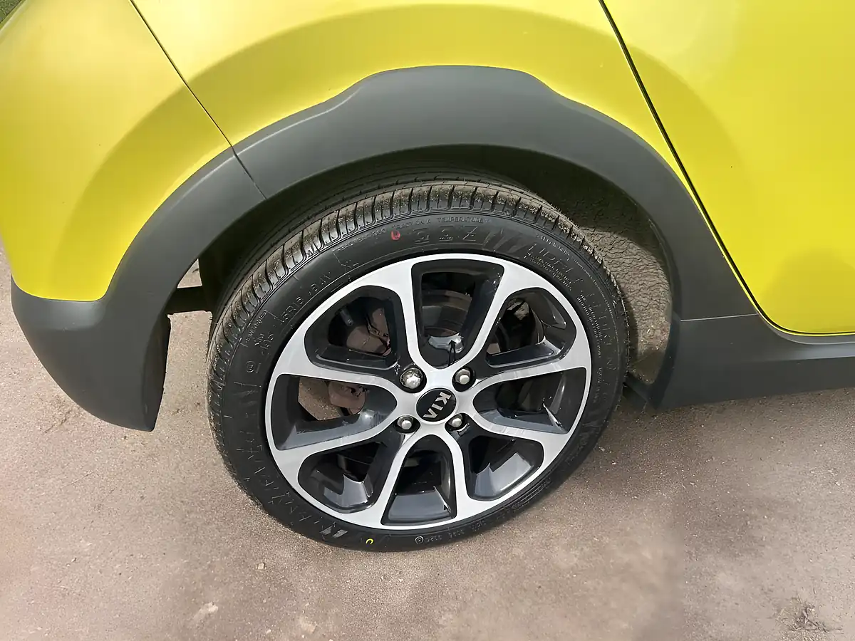 Used 2018 Kia Picanto X-Line Green - Interior and Exterior details 15