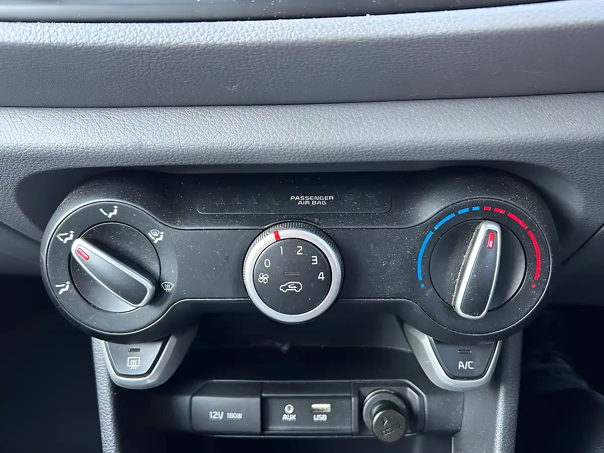 Used 2018 Kia Picanto X-Line Green - Interior and Exterior details 9