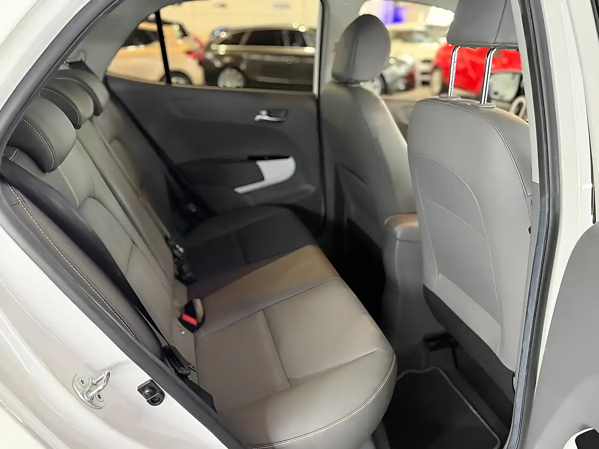 Used 2018 Kia Picanto X-Line White - Interior and Exterior details 11