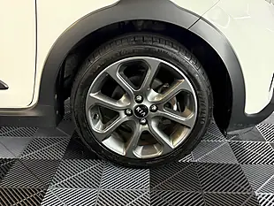 Used 2018 Kia Picanto X-Line White - Interior and Exterior details 18