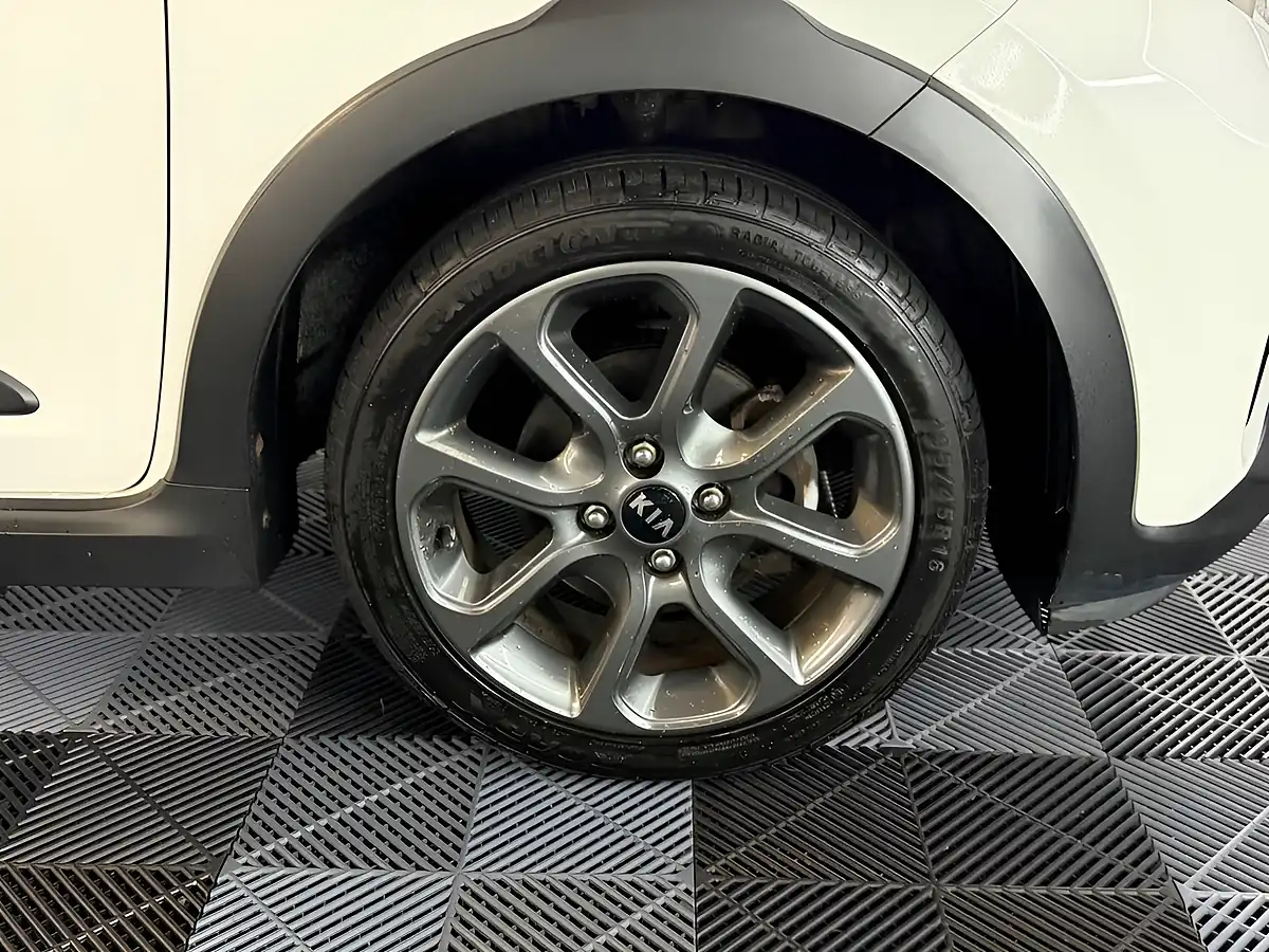 Used 2018 Kia Picanto X-Line White - Interior and Exterior details 18