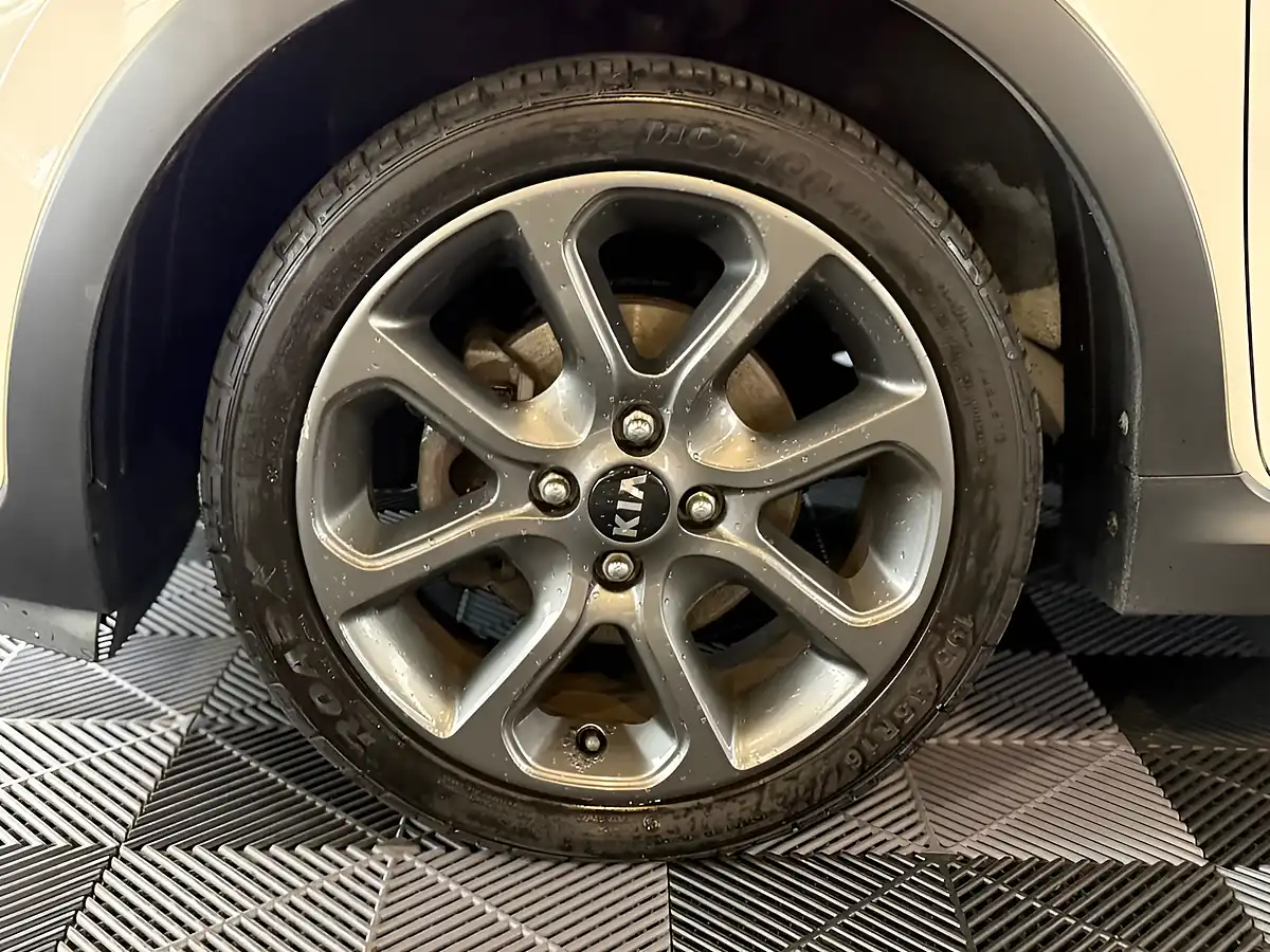 Used 2018 Kia Picanto X-Line White - Interior and Exterior details 8
