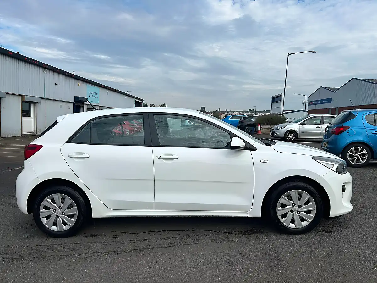 Used 2018 Kia Rio 1 White - Interior and Exterior details 3
