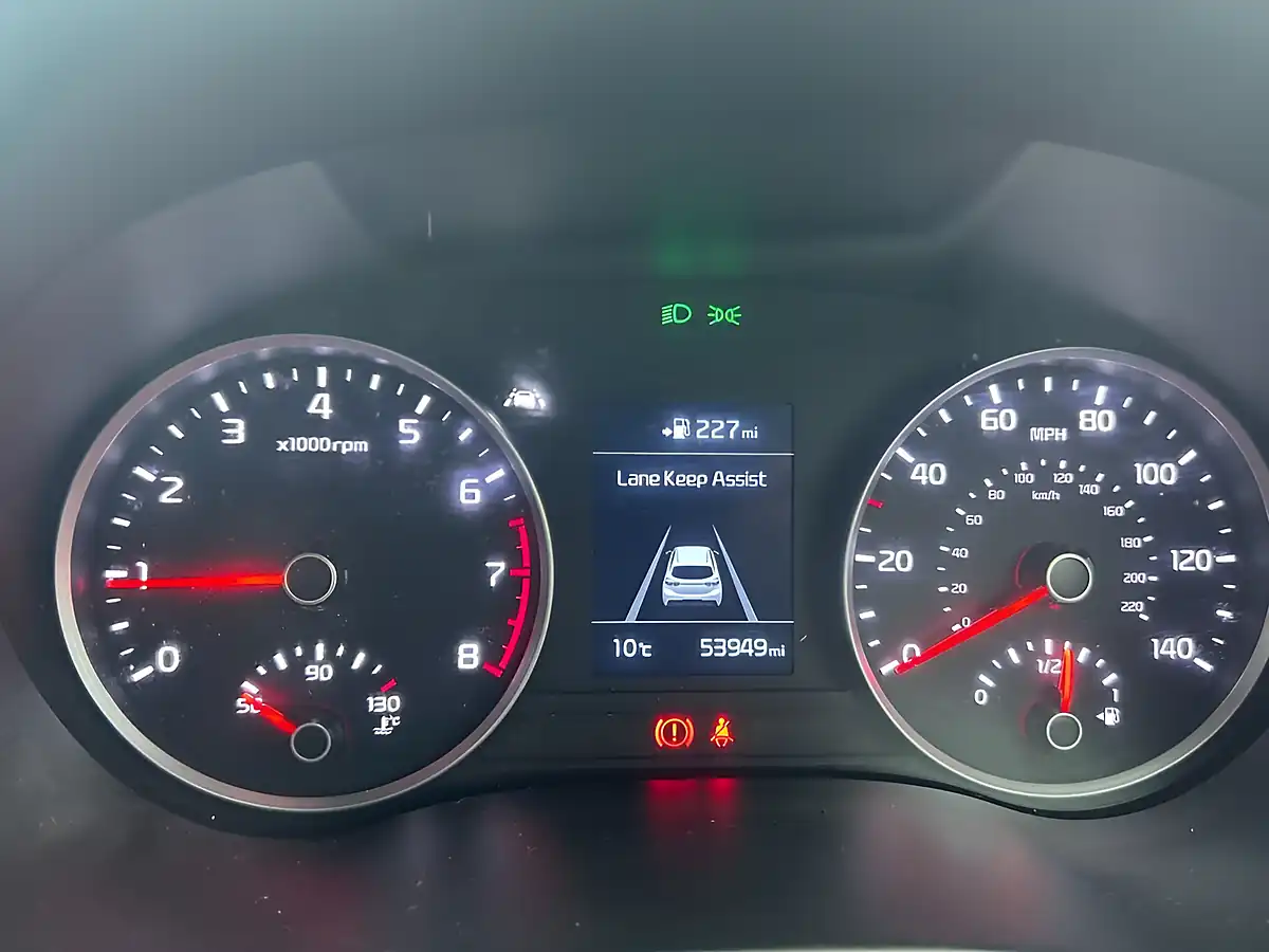 Used 2018 Kia Rio 2 Red - Interior and Exterior details 13