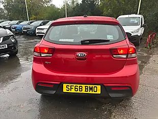 Used 2018 Kia Rio 2 Red - Interior and Exterior details 4