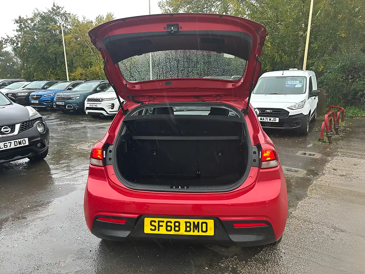 Used 2018 Kia Rio 2 Red - Interior and Exterior details 5