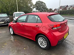 Used 2018 Kia Rio 2 Red - Interior and Exterior details 8