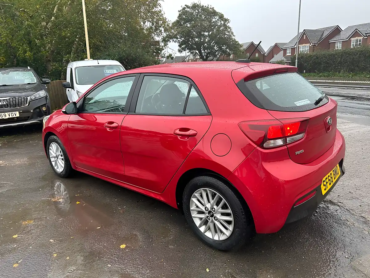 Used 2018 Kia Rio 2 Red - Interior and Exterior details 8