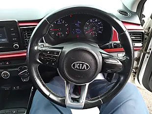 Used 2018 Kia Rio Pulse White - Interior and Exterior details 16