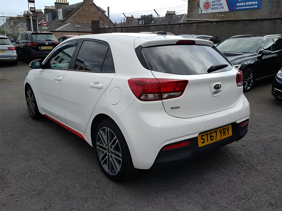 Used 2018 Kia Rio Pulse White - Interior and Exterior details 5