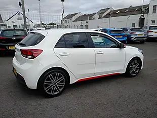 Used 2018 Kia Rio Pulse White - Interior and Exterior details 7