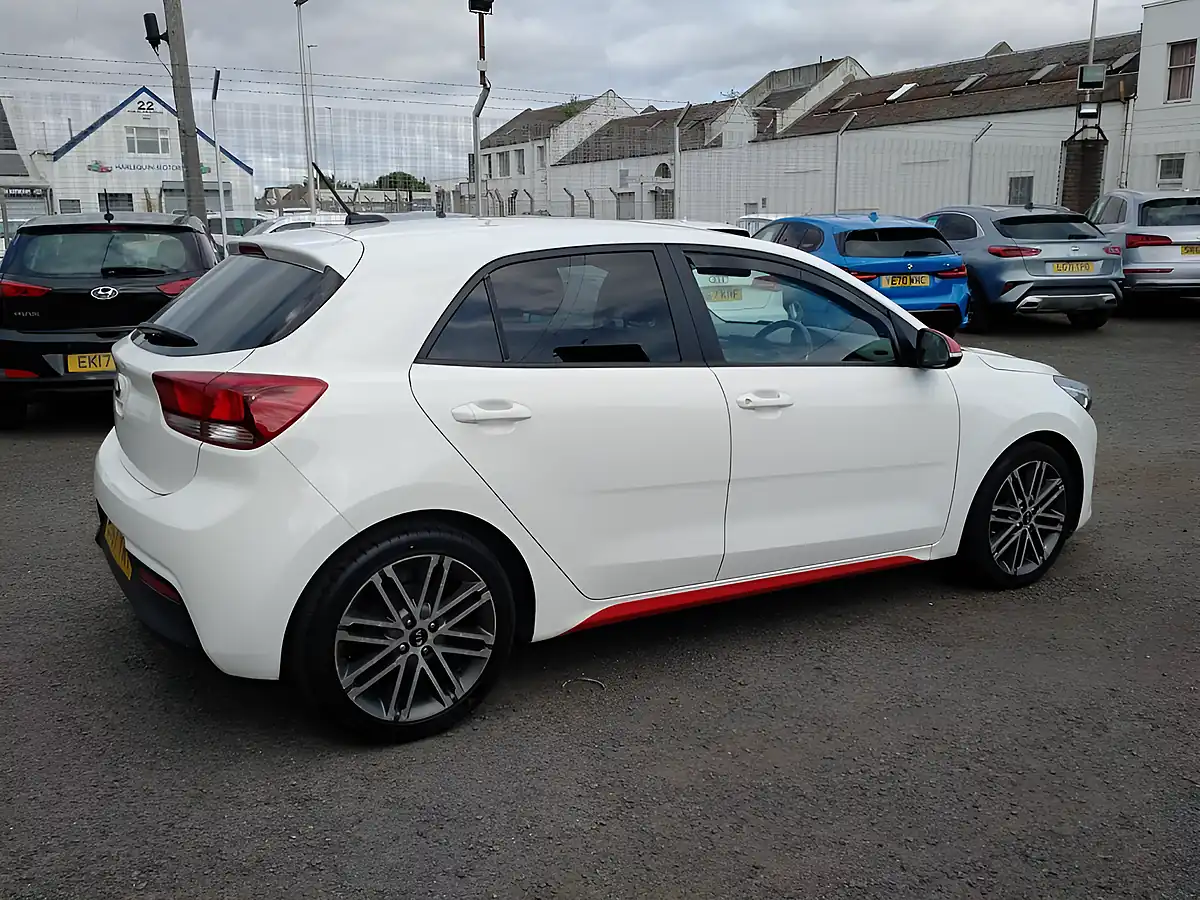Used 2018 Kia Rio Pulse White - Interior and Exterior details 7