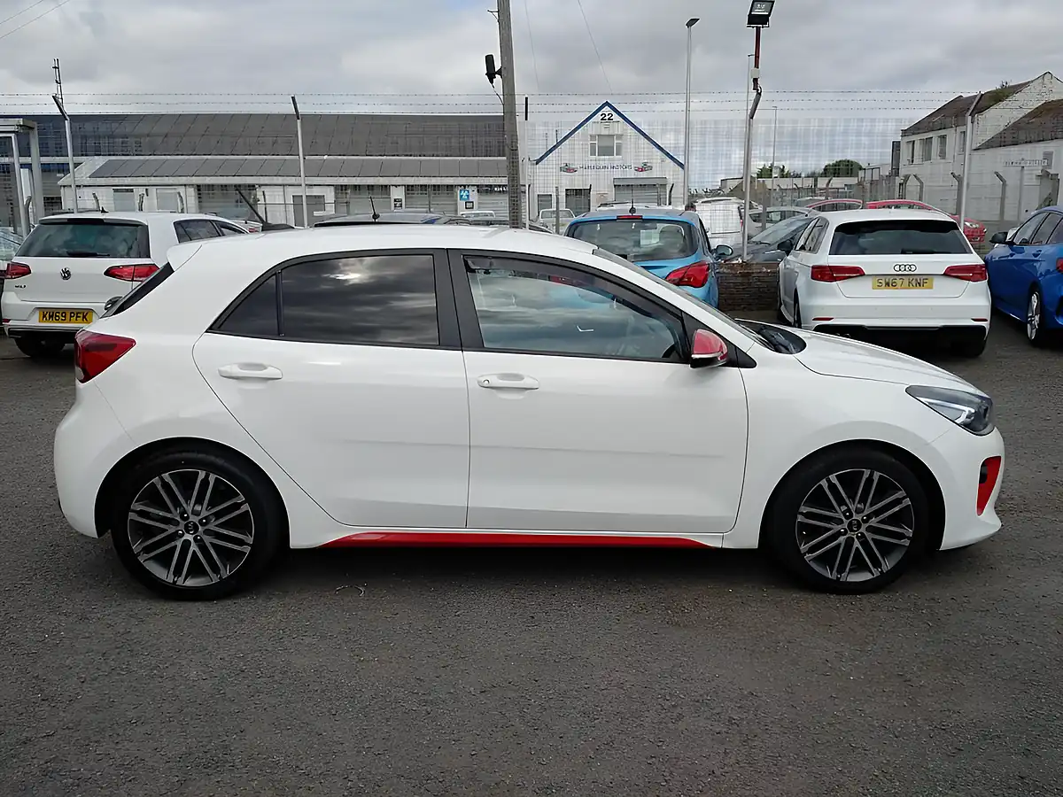 Used 2018 Kia Rio Pulse White - Interior and Exterior details 8
