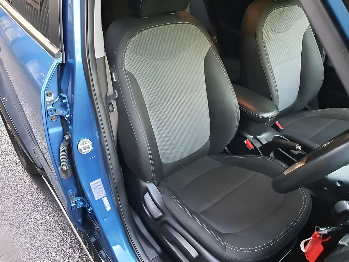 Used 2018 Kia Soul 2 Caribbean Blue - Interior and Exterior details 12
