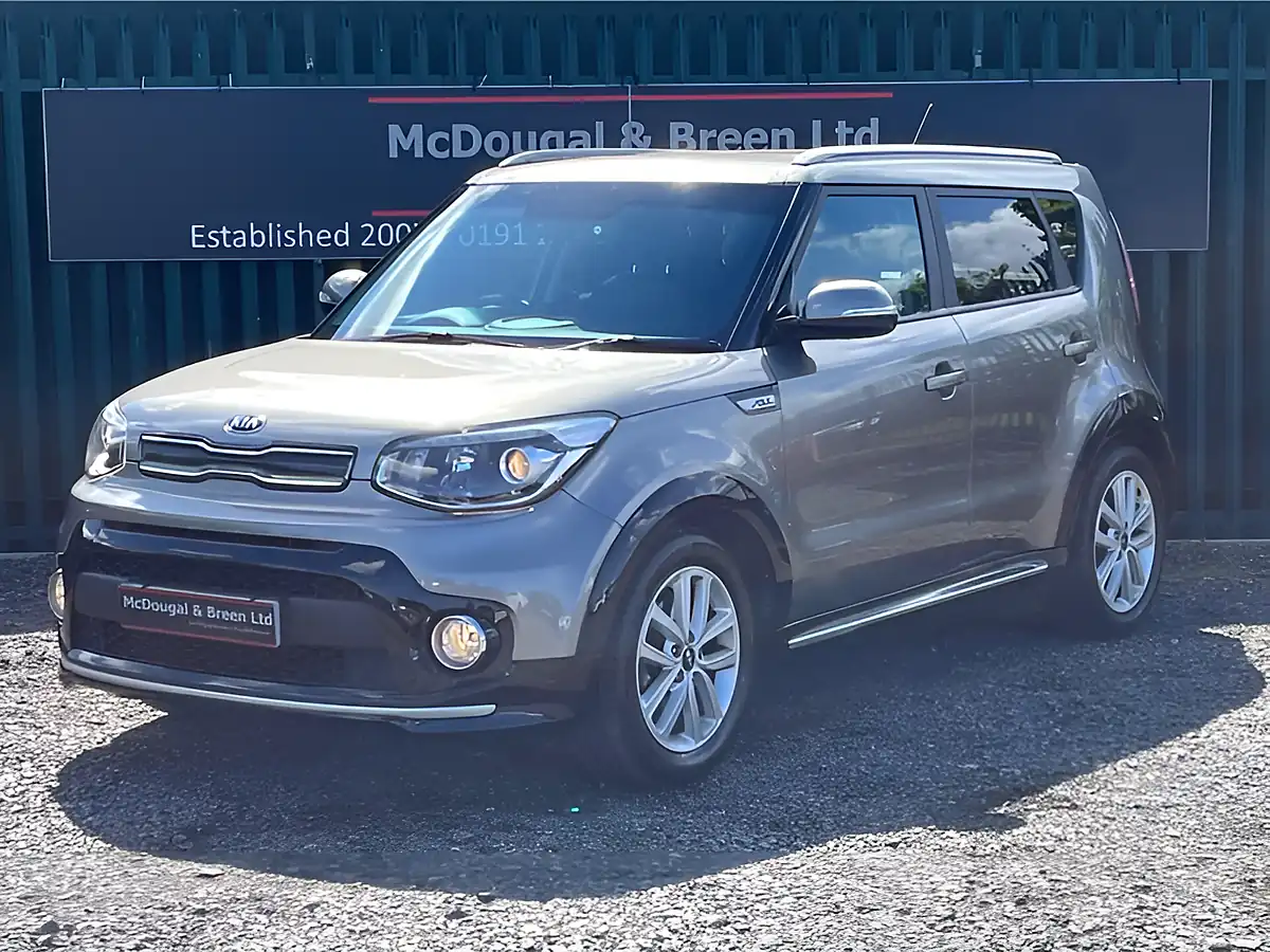 Used 2018 Kia Soul 2 Silver - Front View
