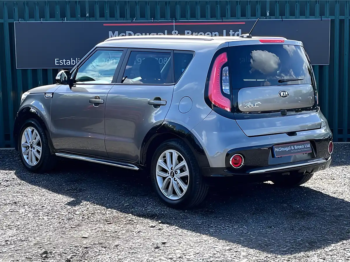 Used 2018 Kia Soul 2 Silver - Interior and Exterior details 4