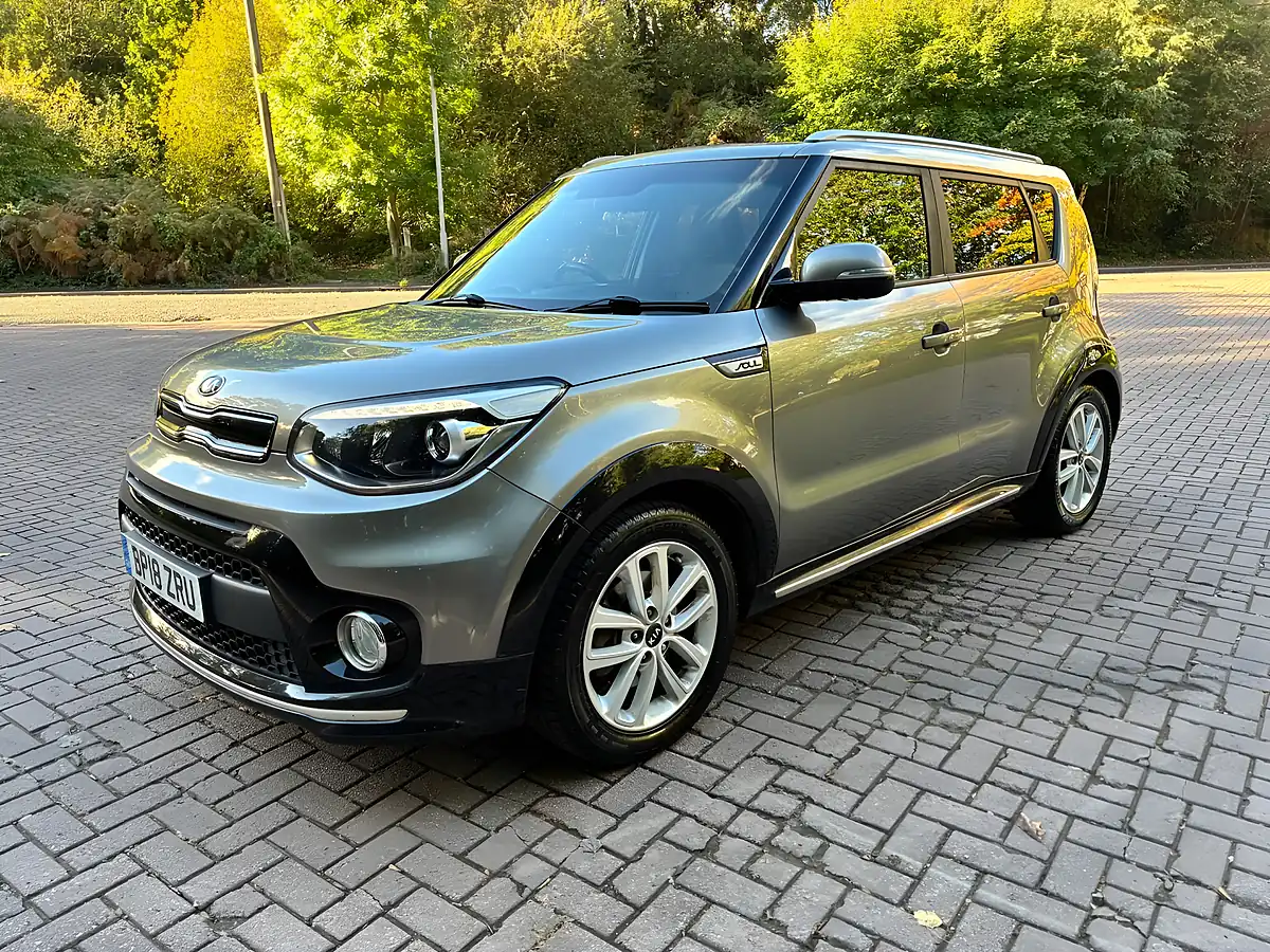 Used 2018 Kia Soul 2 Silver - Interior and Exterior details 10
