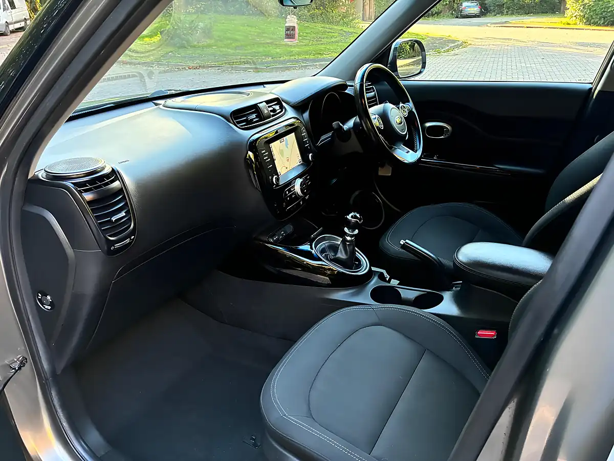 Used 2018 Kia Soul 2 Silver - Interior and Exterior details 16