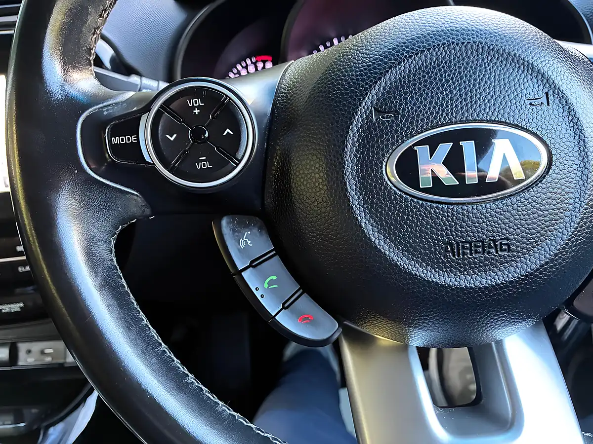Used 2018 Kia Soul 2 Silver - Interior and Exterior details 18