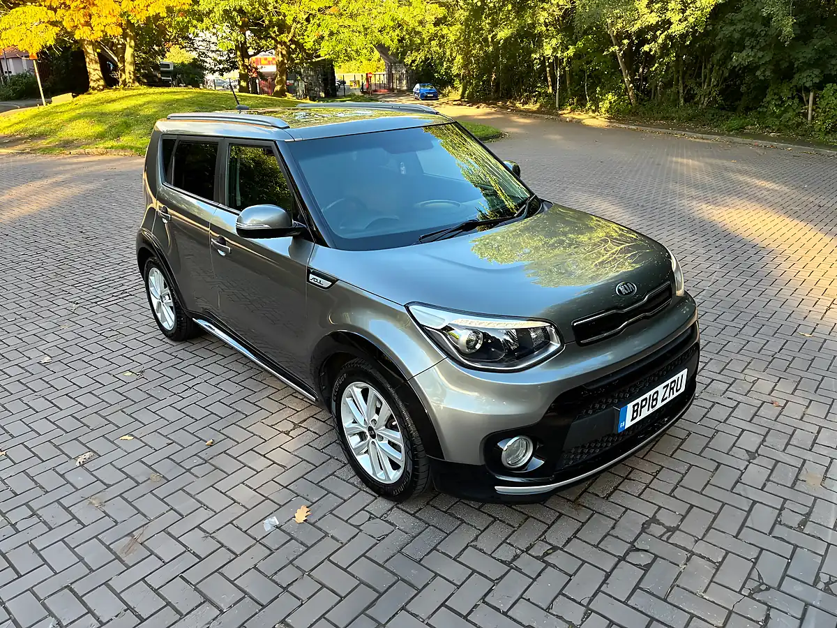 Used 2018 Kia Soul 2 Silver - Interior and Exterior details 20