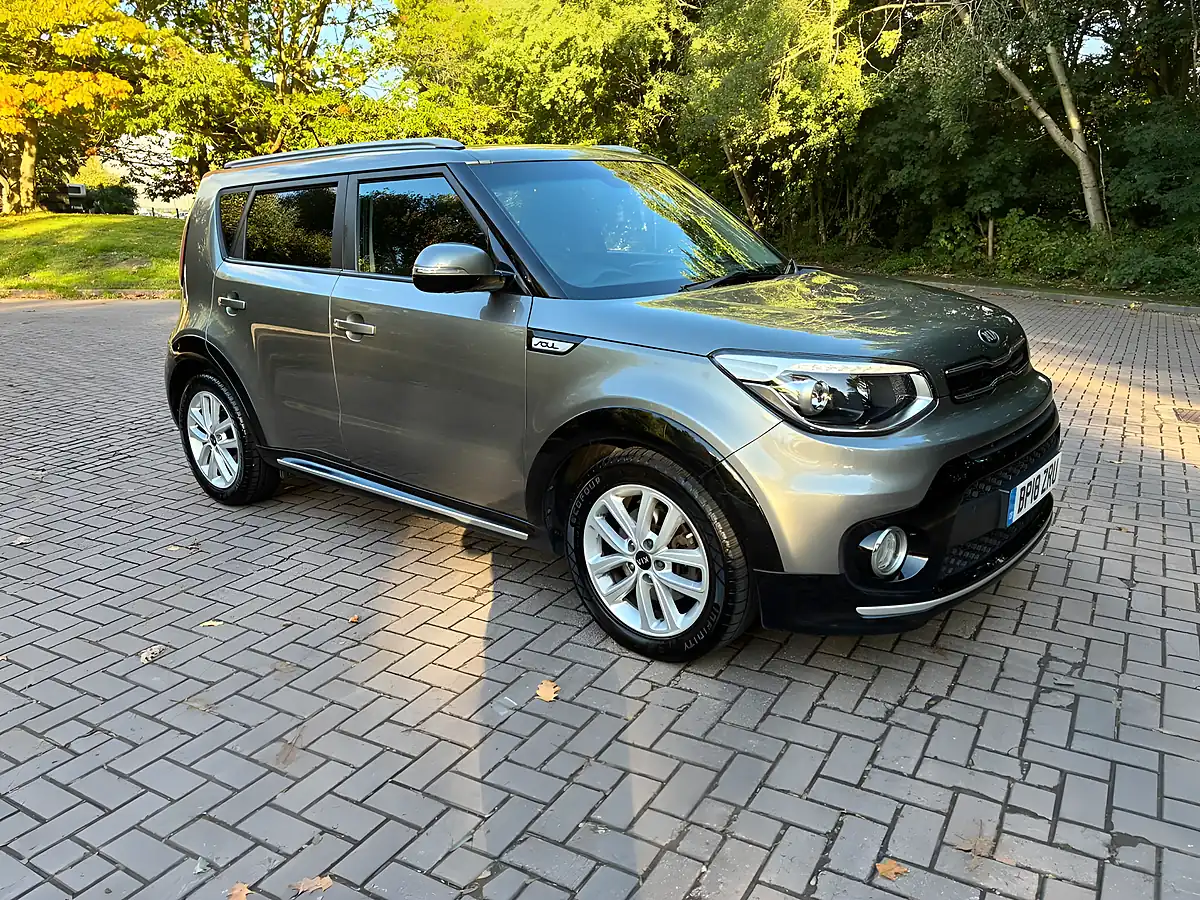 Used 2018 Kia Soul 2 Silver - Interior and Exterior details 3
