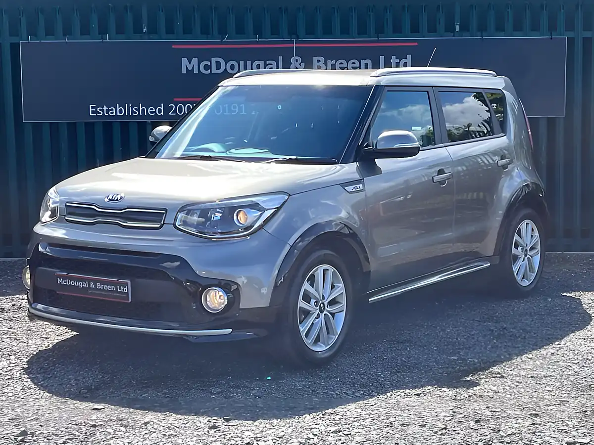 Used 2018 Kia Soul 2 Silver - Front View