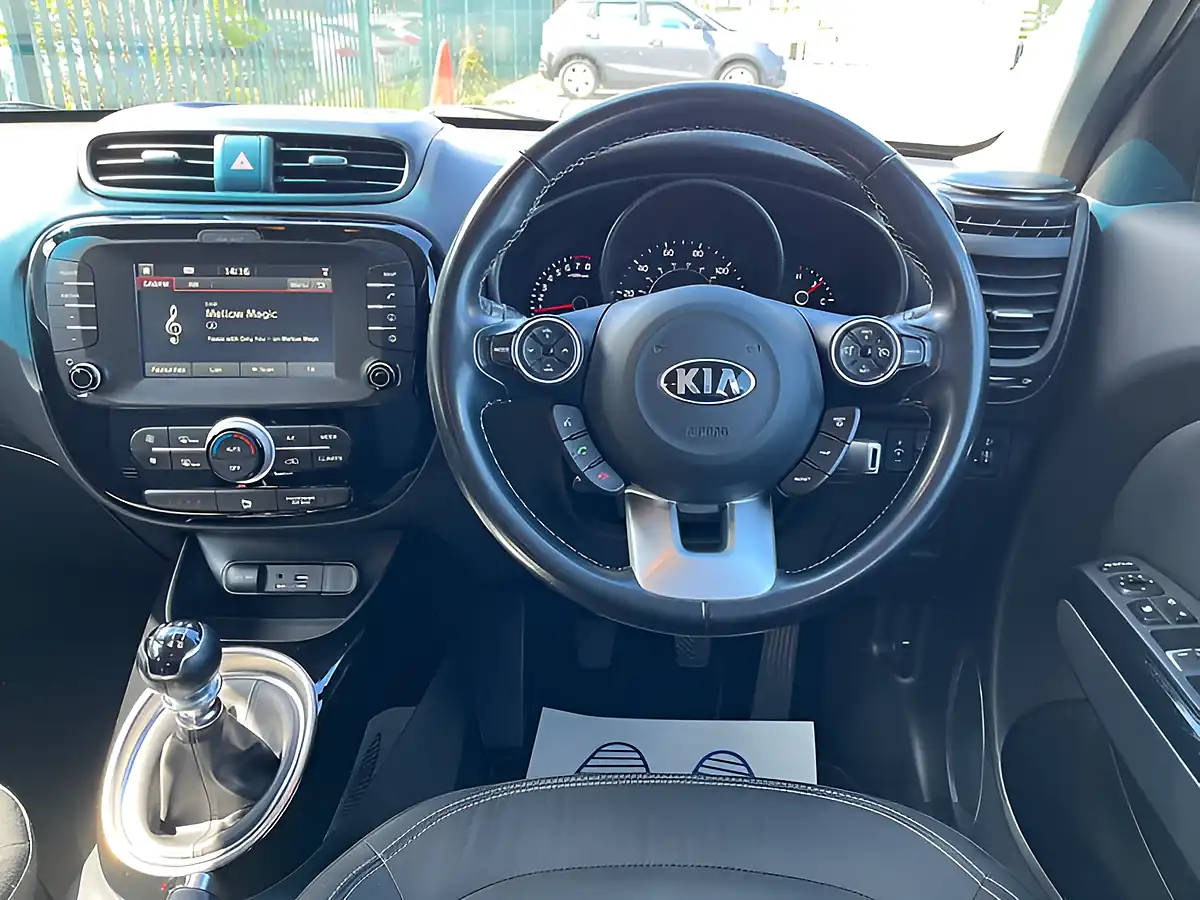 Used 2018 Kia Soul 2 Silver - Interior and Exterior details 17