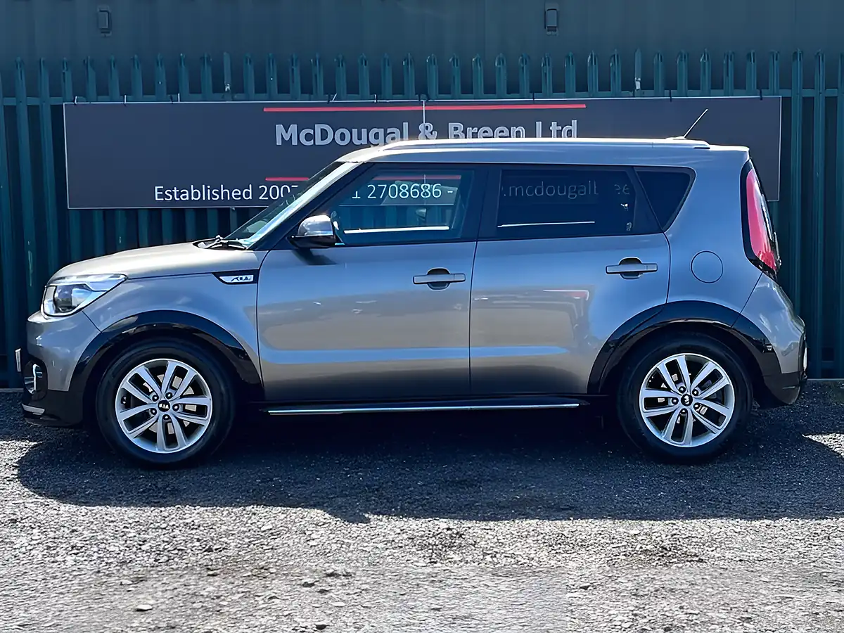 Used 2018 Kia Soul 2 Silver - Interior and Exterior details 3