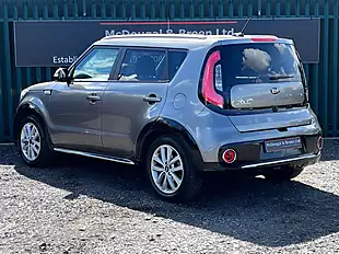 Used 2018 Kia Soul 2 Silver - Interior and Exterior details 4