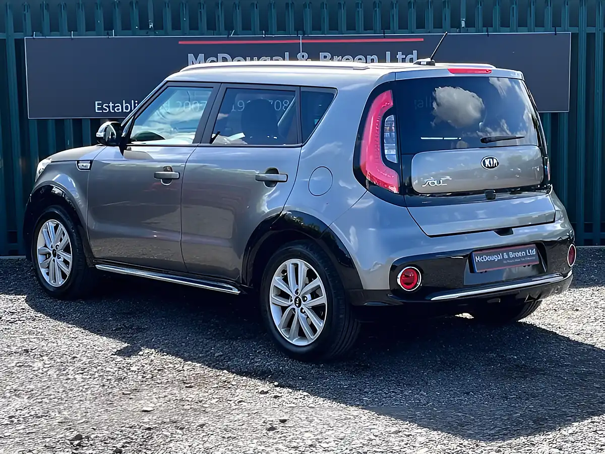 Used 2018 Kia Soul 2 Silver - Interior and Exterior details 4