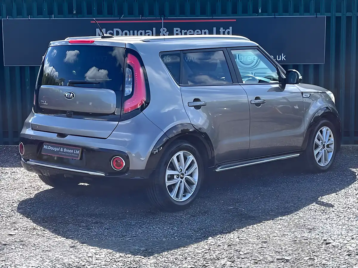 Used 2018 Kia Soul 2 Silver - Interior and Exterior details 6