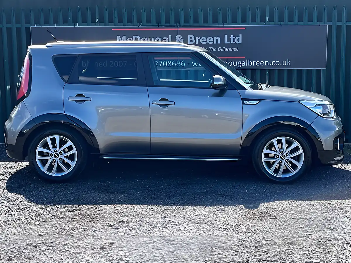 Used 2018 Kia Soul 2 Silver - Interior and Exterior details 7