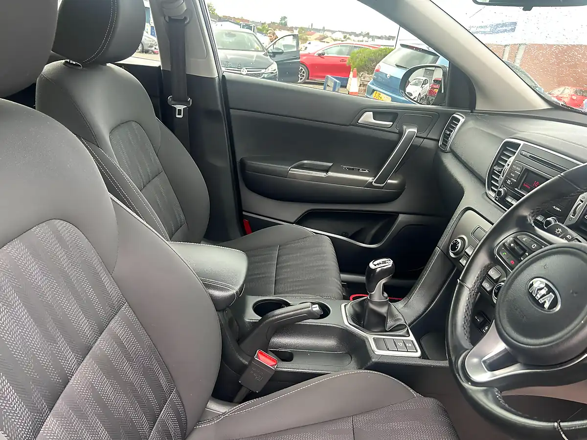 Used 2018 Kia Sportage 1 Blue - Interior and Exterior details 10