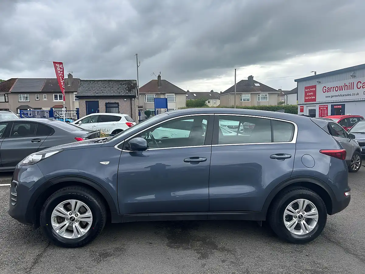 Used 2018 Kia Sportage 1 Blue - Interior and Exterior details 5