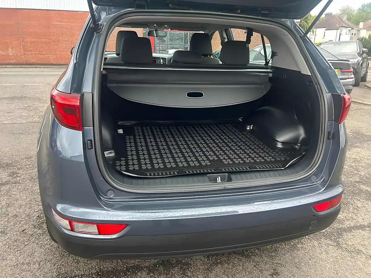 Used 2018 Kia Sportage 1 Blue - Interior and Exterior details 8