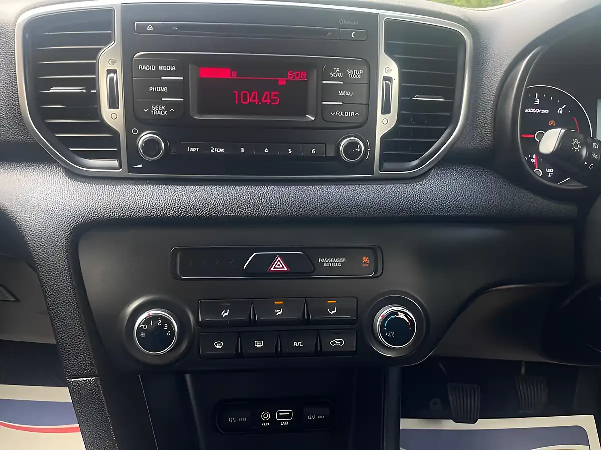 Used 2018 Kia Sportage 1 White - Interior and Exterior details 19