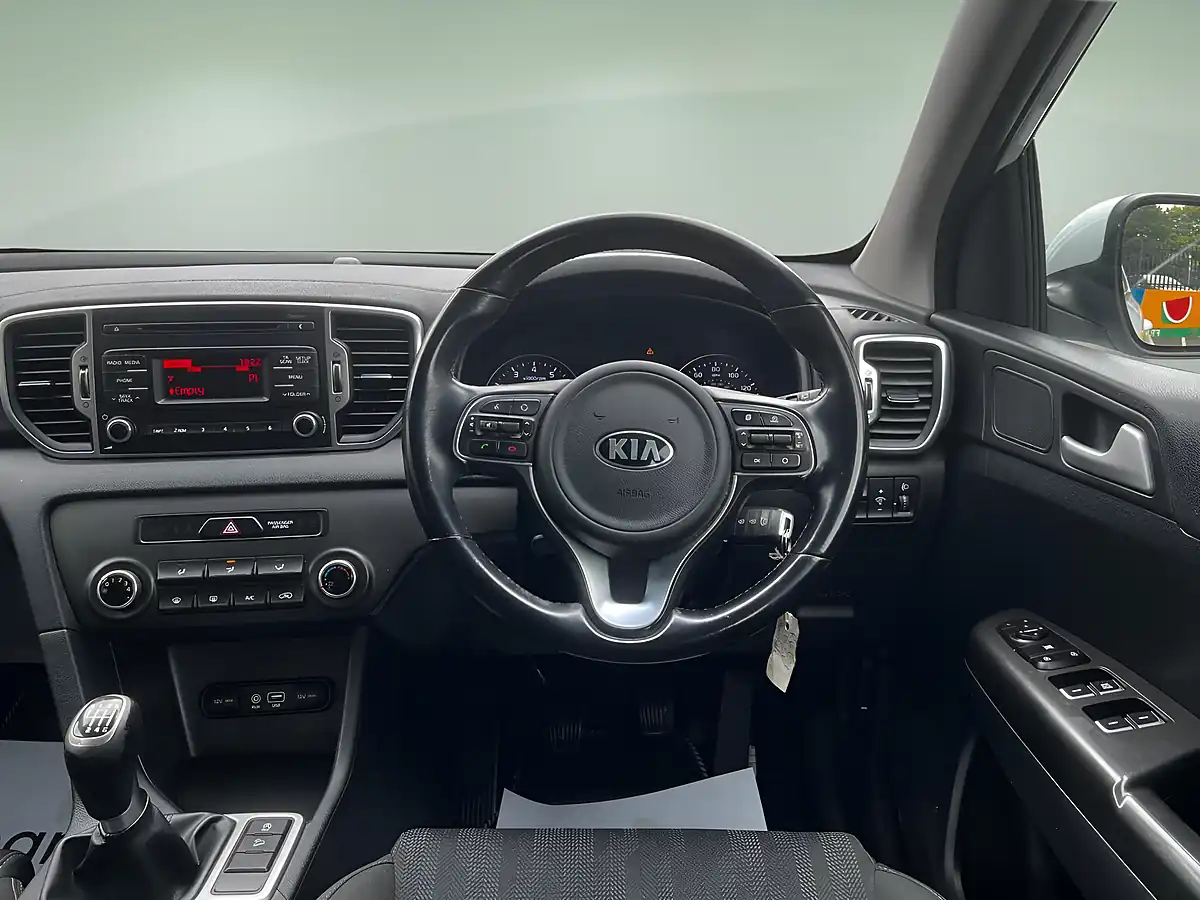 Used 2018 Kia Sportage 1 White - Interior and Exterior details 12