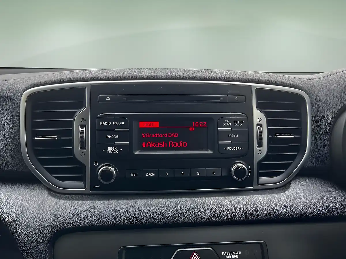 Used 2018 Kia Sportage 1 White - Interior and Exterior details 18